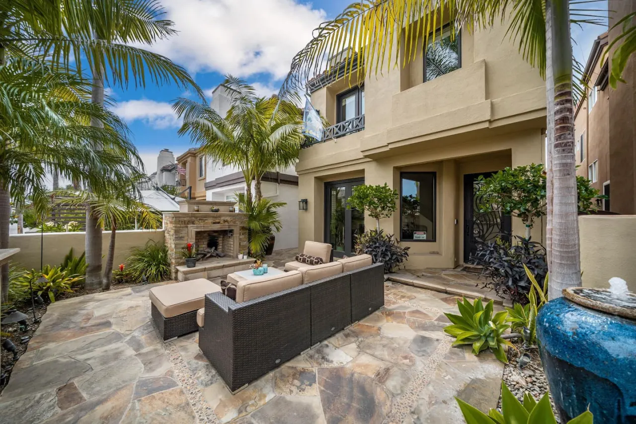 22nd Paradise - Bikes, Fireplace, Hot Tub