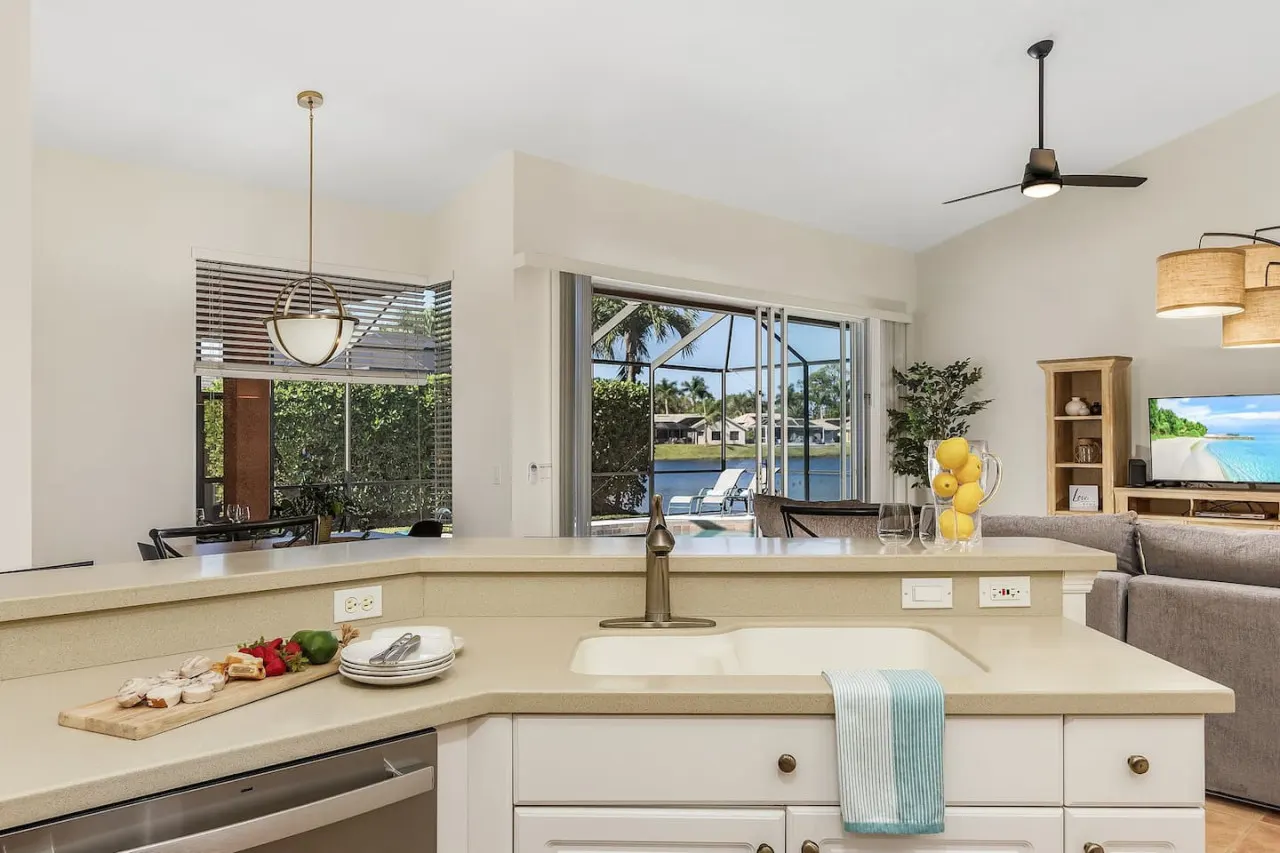 Lakeview Villa*lovely pool home in gated community 15