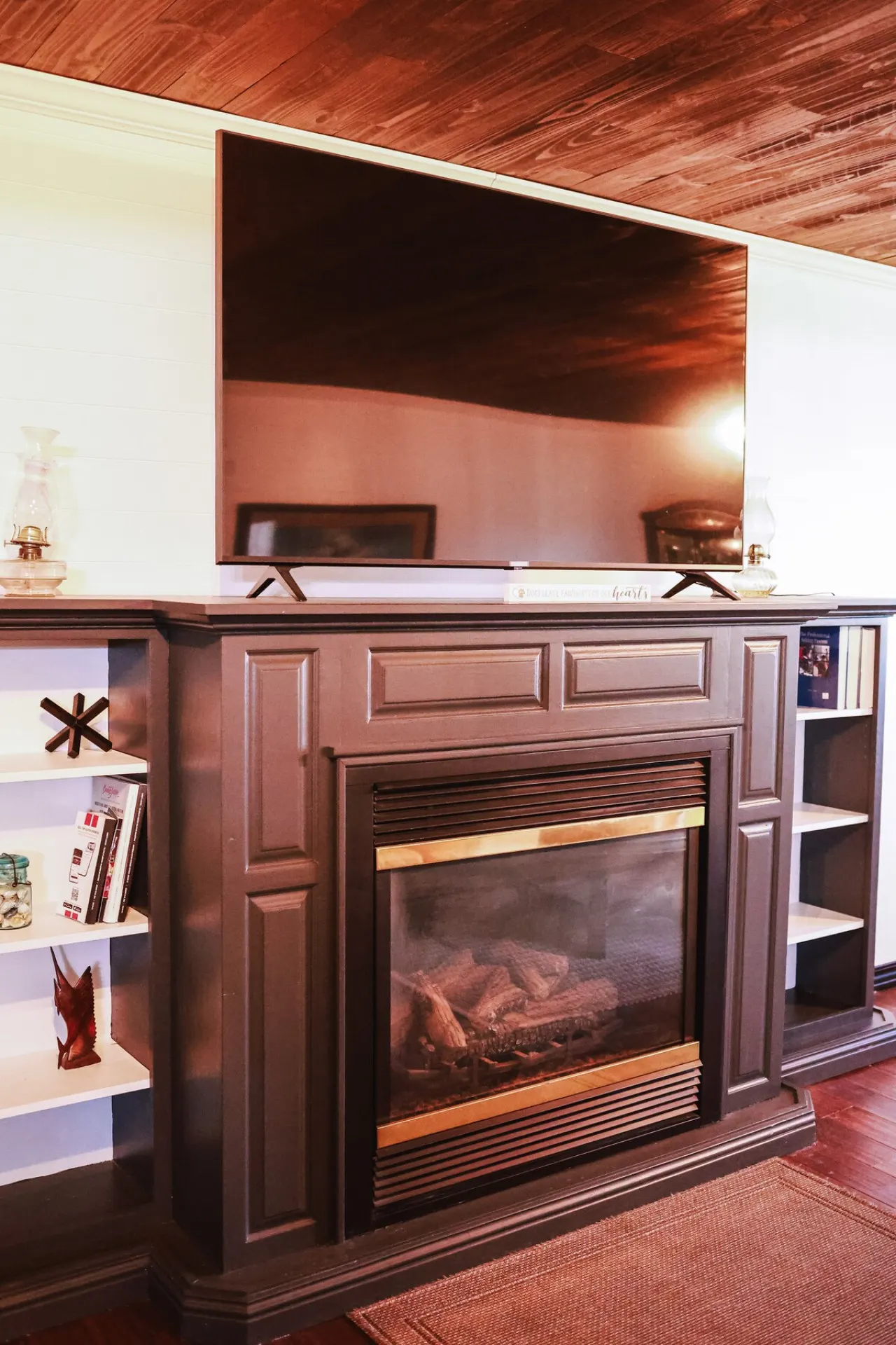 Alley Oasis — 4BR/3BA Spa Yard Retreat 11