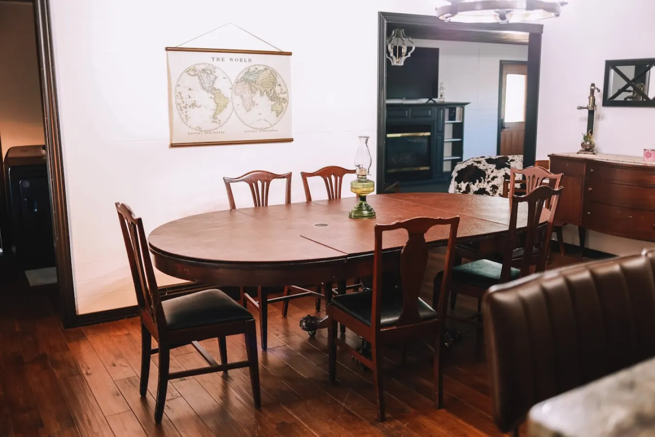 Alley Oasis — 4BR/3BA Spa Yard Retreat 12