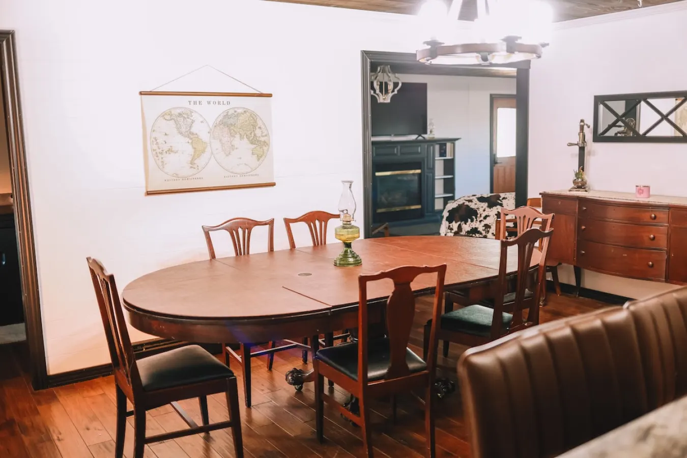 Alley Oasis — 4BR/3BA Spa Yard Retreat 18