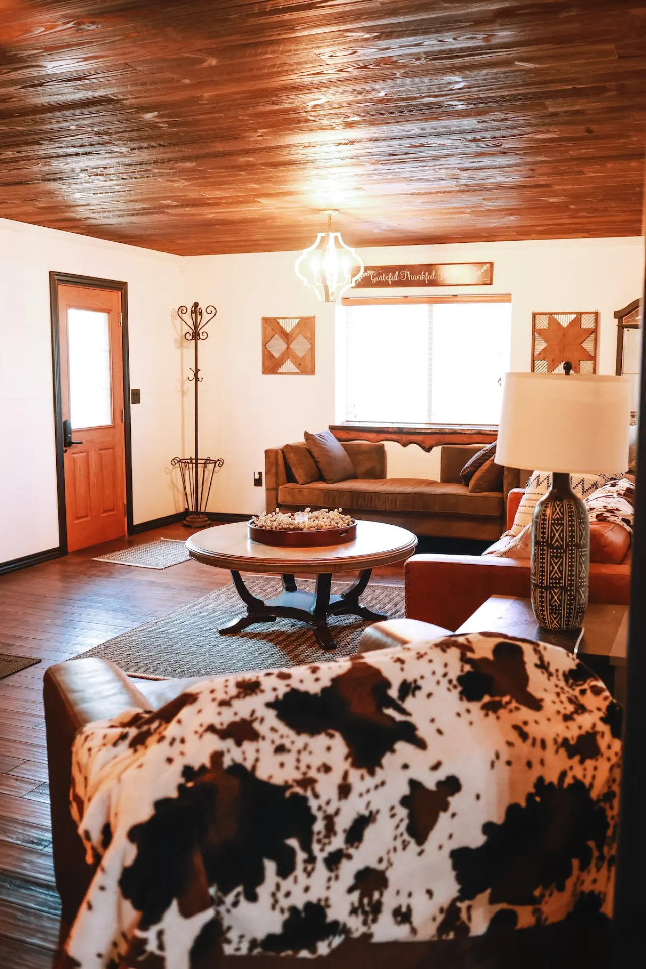 Alley Oasis — 4BR/3BA Spa Yard Retreat 7