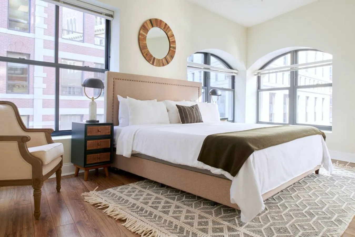 Beautiful 2BR In FIDI Boston Self Check-in 3