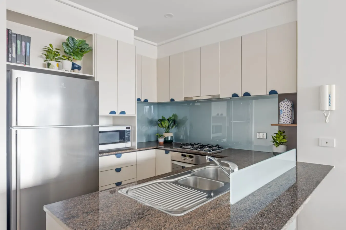 Arin- Penthouse Style 3 bed/2bath Melbourne Home 17