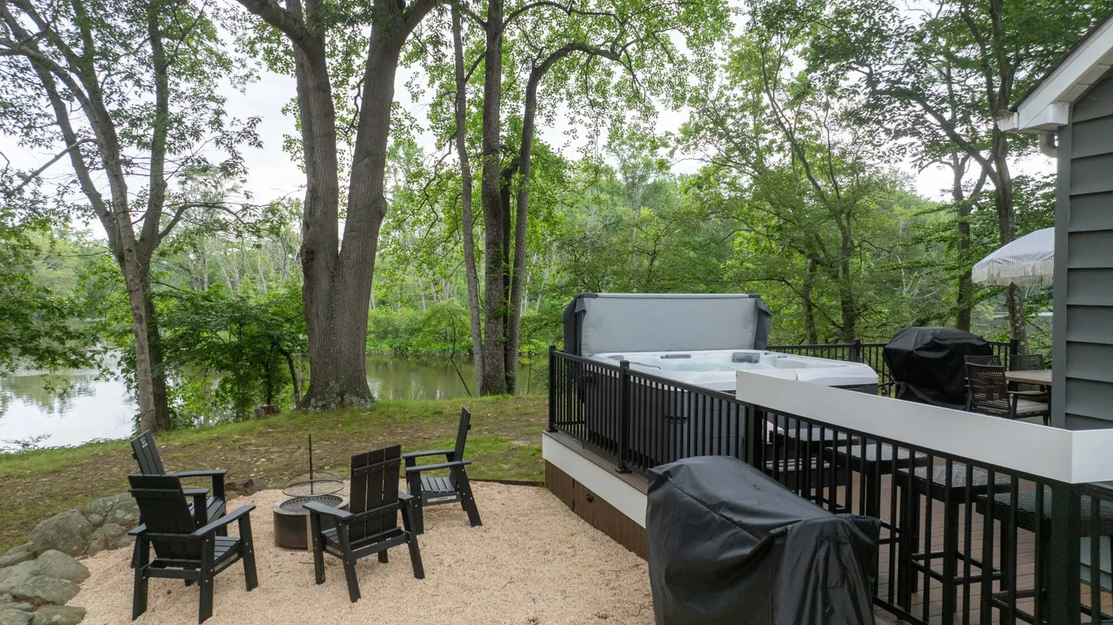 Riverfront Romance Retreat 8