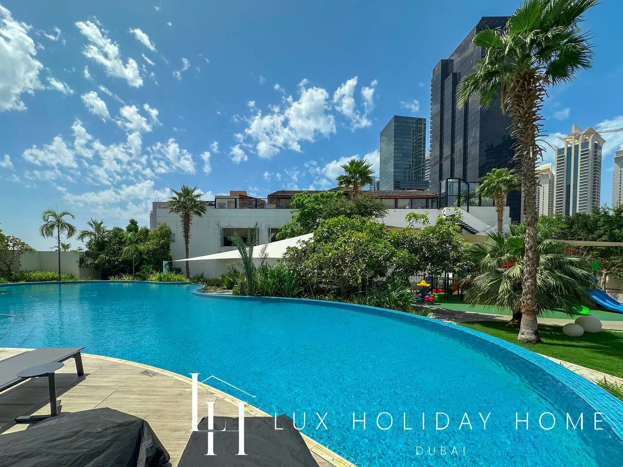 LUX The Banyan Tree Suite 12