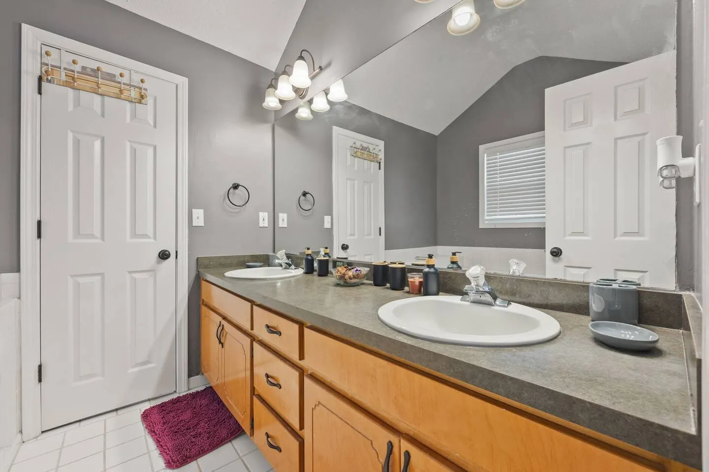 3 BR 2BA Home Near Piedmont Hospital & Amphitheater 11