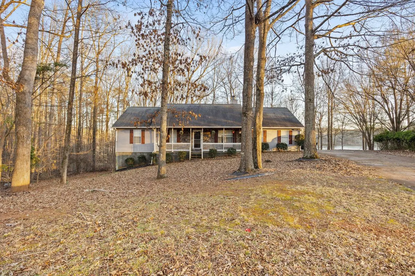 3 BR 2BA Home Near Piedmont Hospital & Amphitheater 18