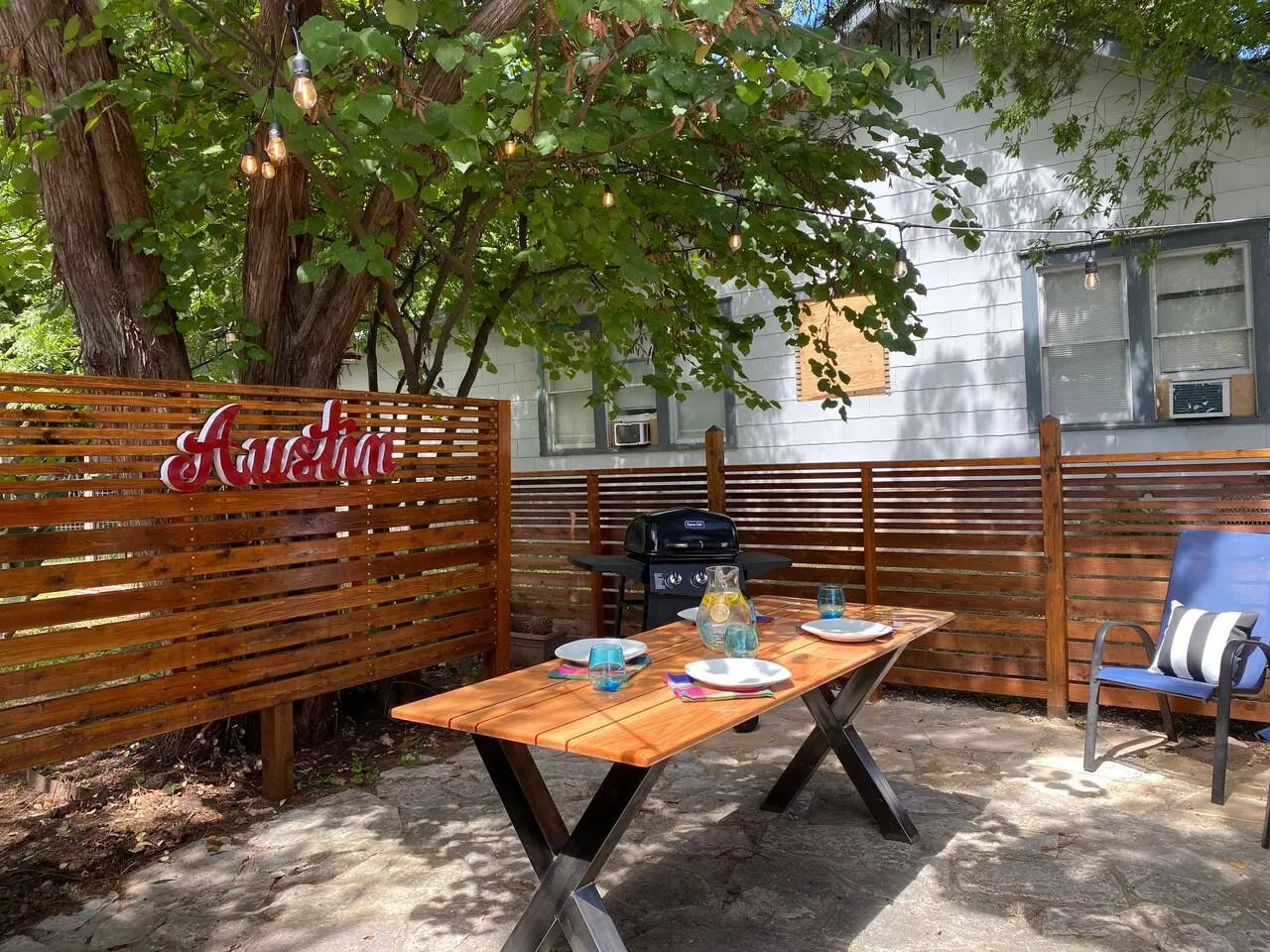 10mins Downtown, Next to UT, Outdoor Dining &Grill 17