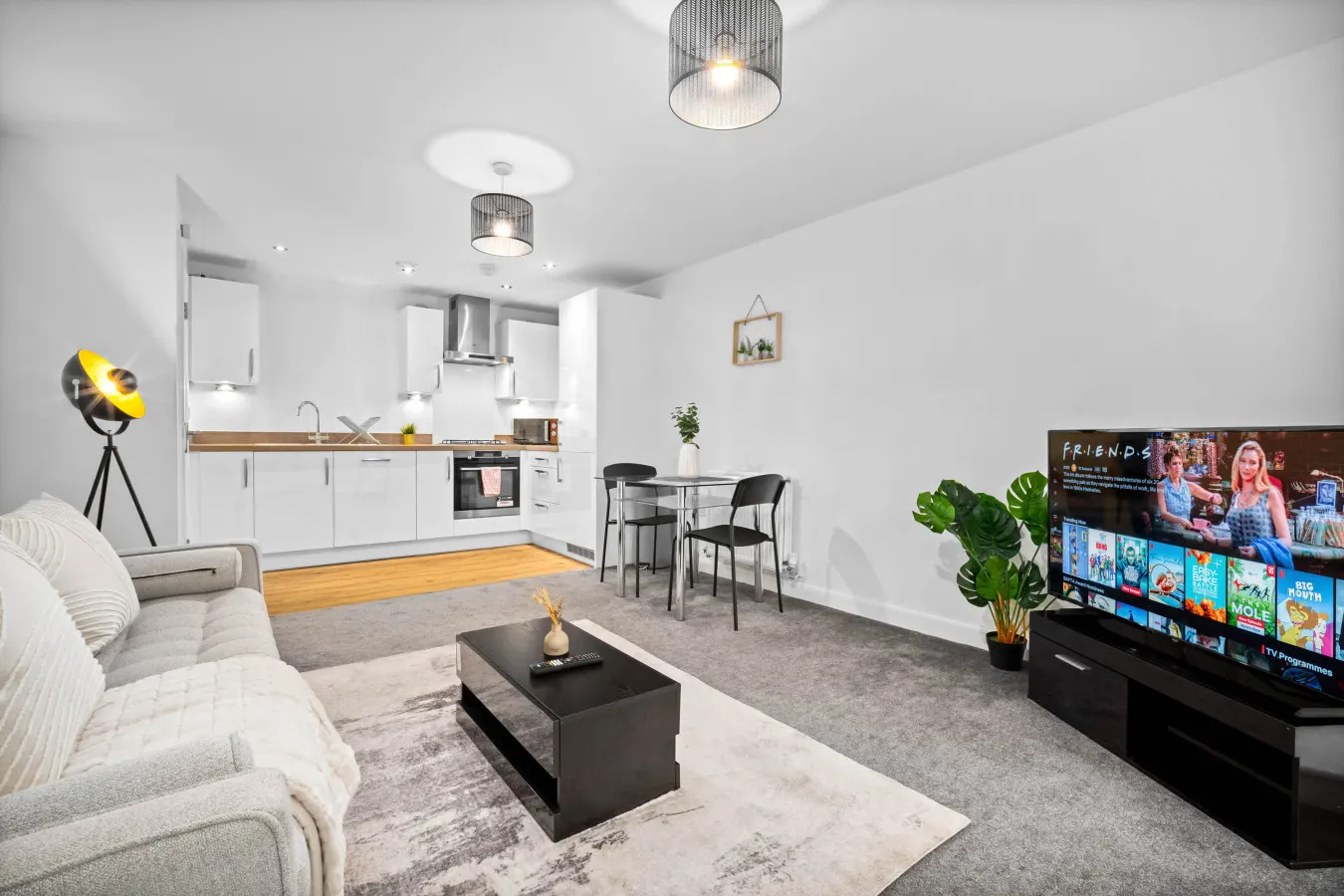 Stylish Gated Central Apartment - Parking - Netflix — photo 2