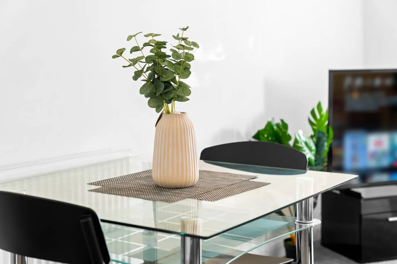 Stylish Gated Central Apartment - Parking - Netflix 12