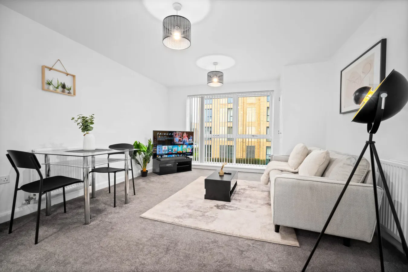 Stylish Gated Central Apartment - Parking - Netflix 15