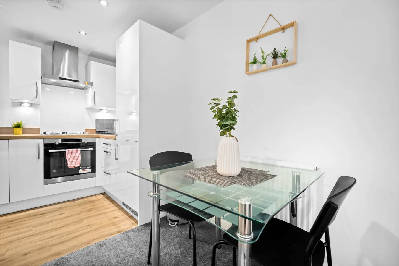 Stylish Gated Central Apartment - Parking - Netflix — photo 5