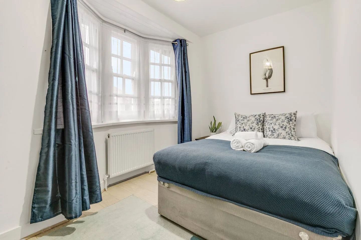 Beautiful House with Free parking & 2 bathrooms 4