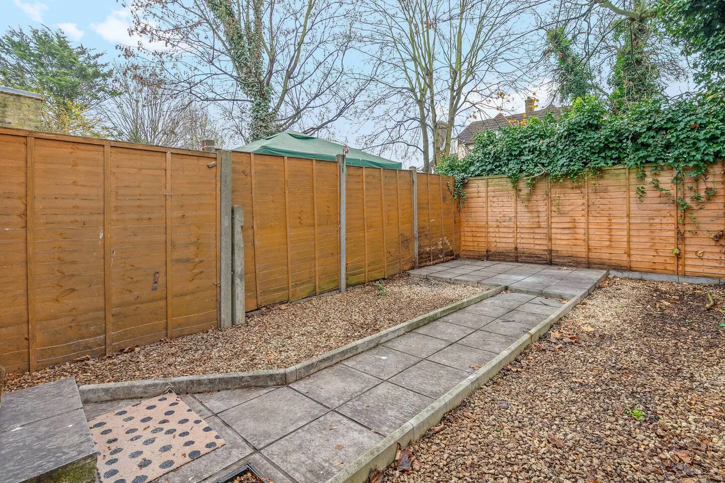 Beautiful House with Free parking & 2 bathrooms 5