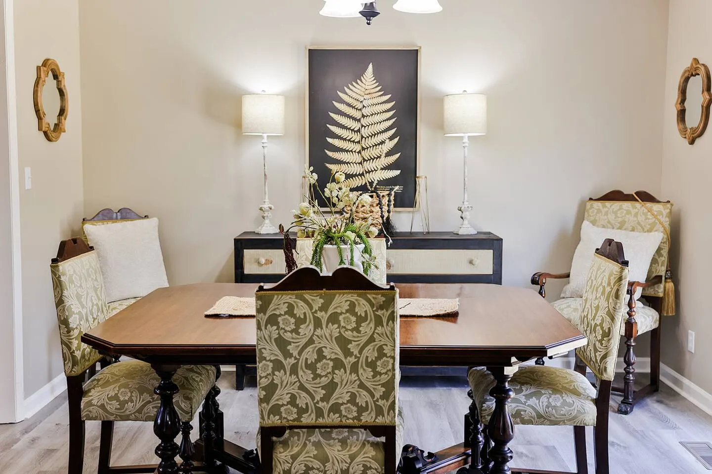 The McClellan Home w/King Suite 17