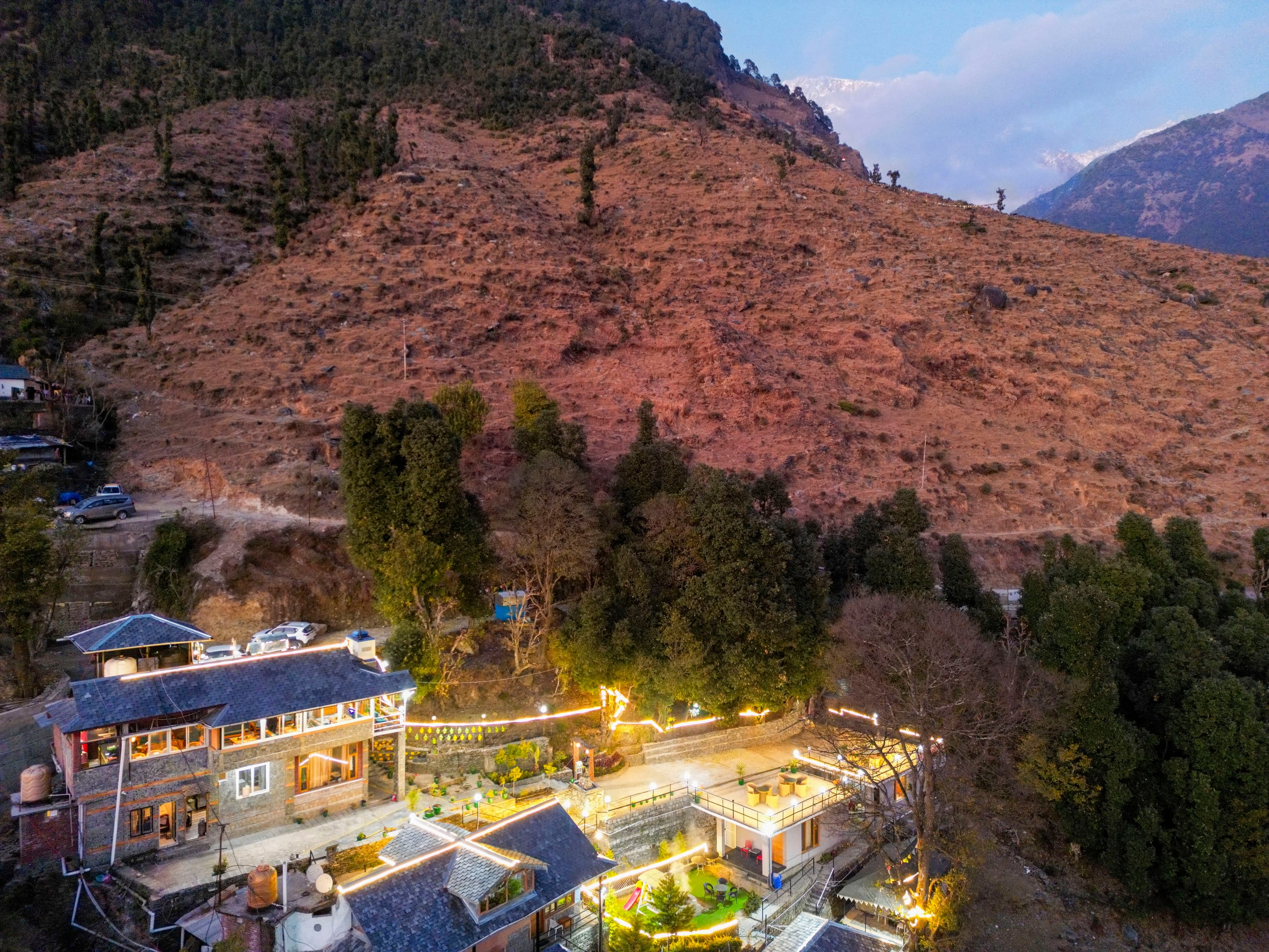 Ivy Hut : Bonfire+ WiFi + Cafe 30