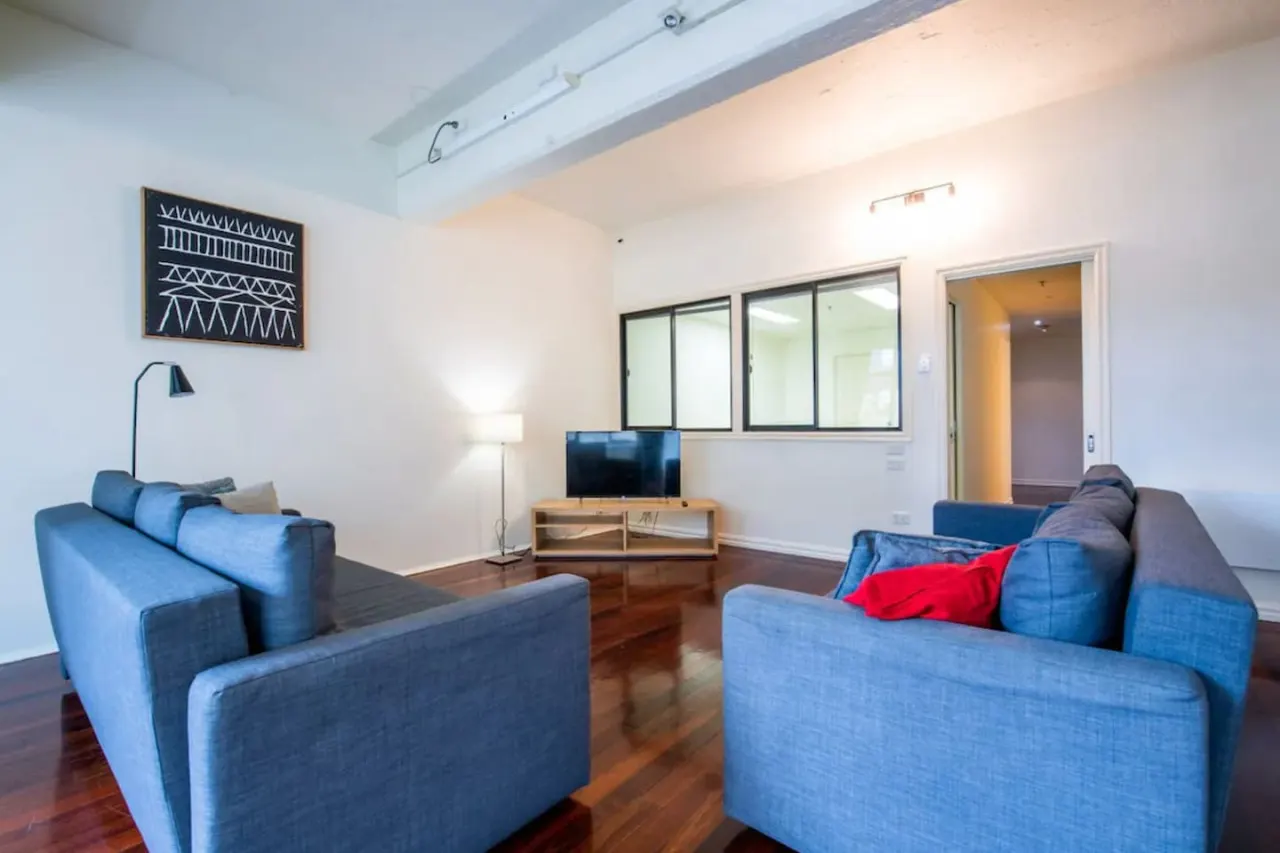 Readyset Apartments on King - B8 2