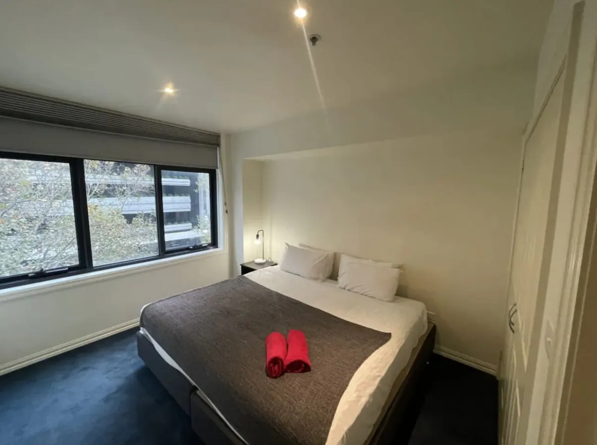 Readyset Apartments on King - B8 9