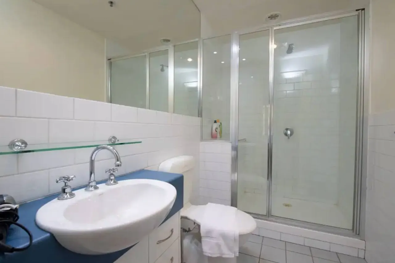 Readyset Apartments on King - B8 16