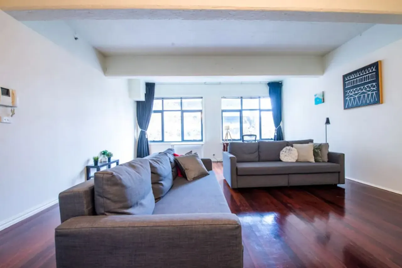 Readyset Apartments on King - B8 3