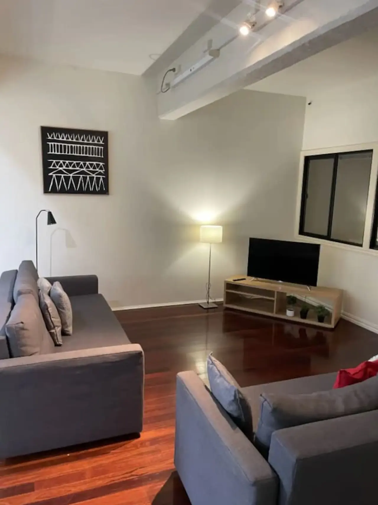 Readyset Apartments on King - B8 8