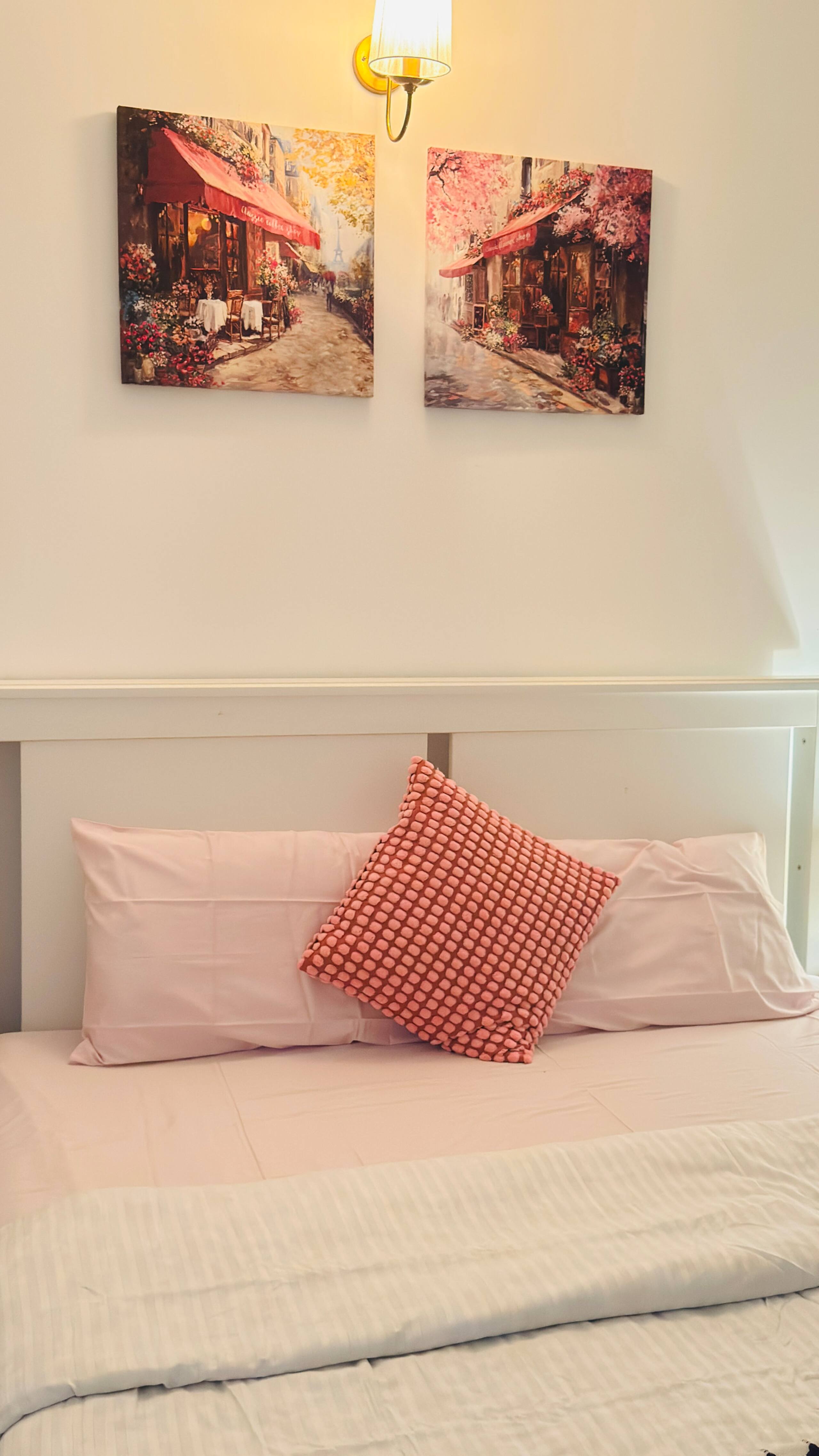 The Olive and Oak - European 2BHK with Hill View 33