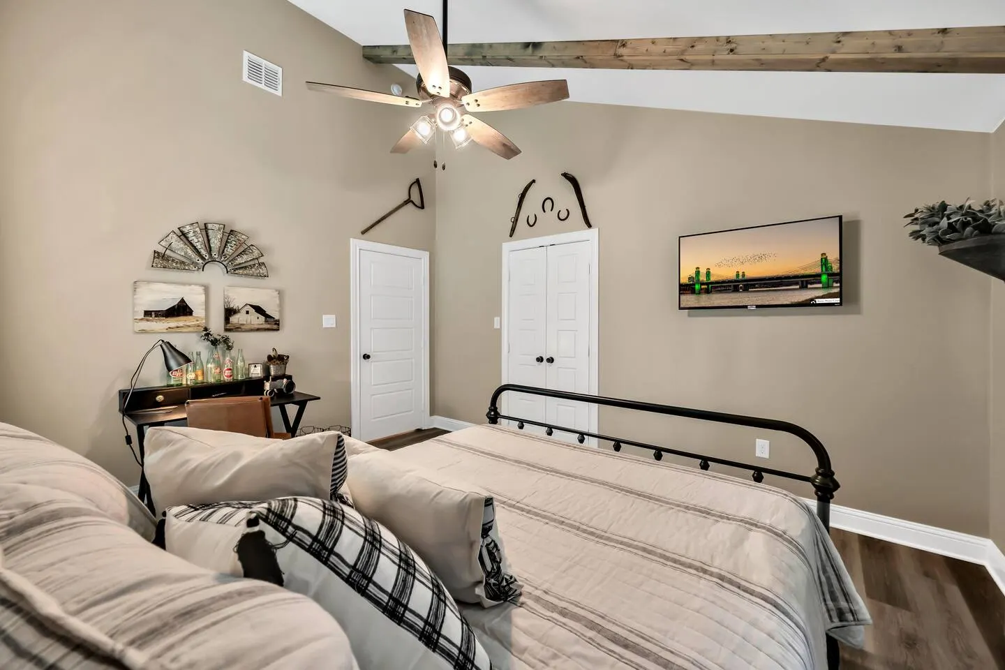 Farmhouse Charm - Waco/Magnolia/Baylor - Game Room — photo 5