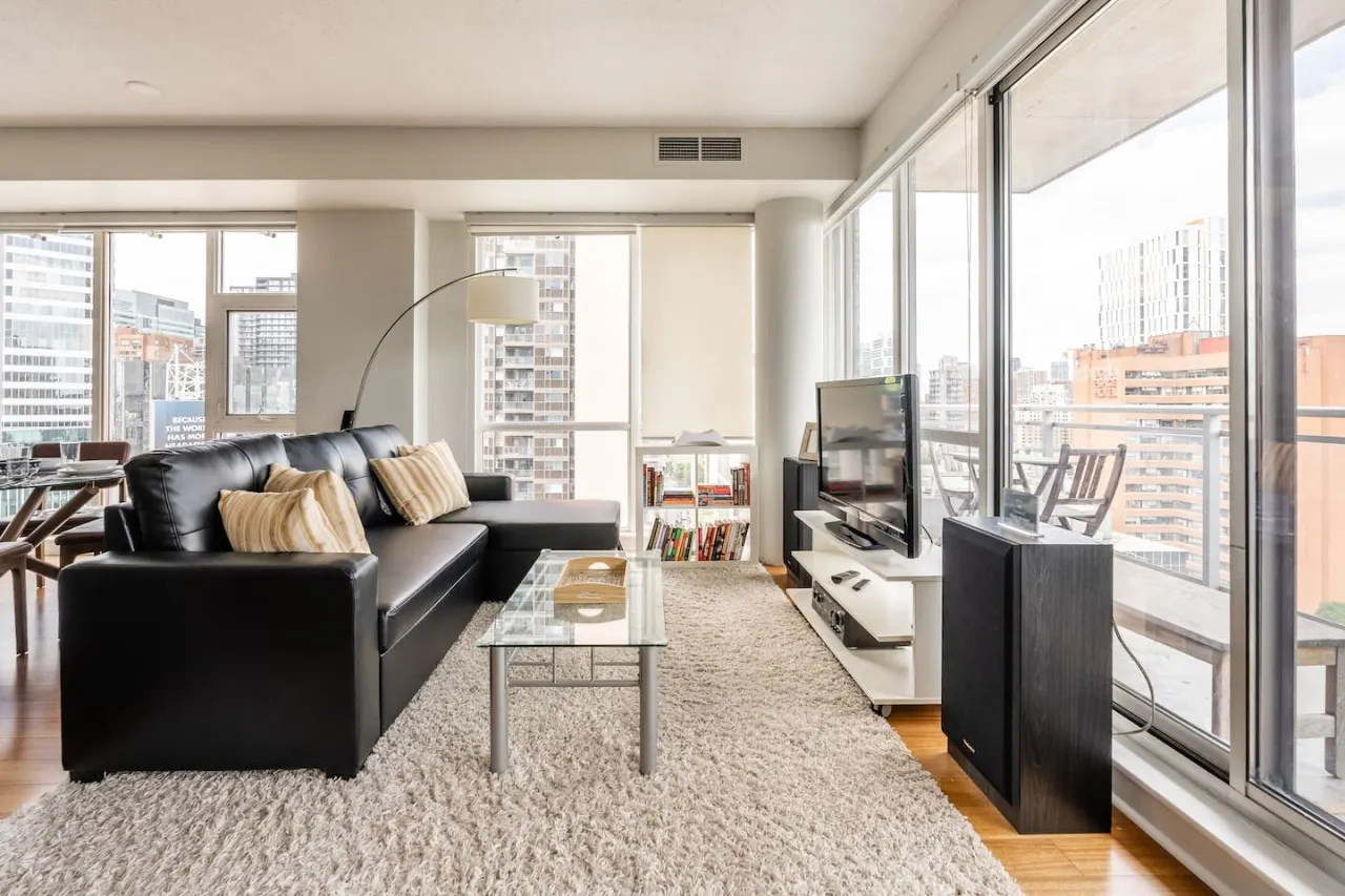 Inviting 1BR Condo Great Location City Views 9
