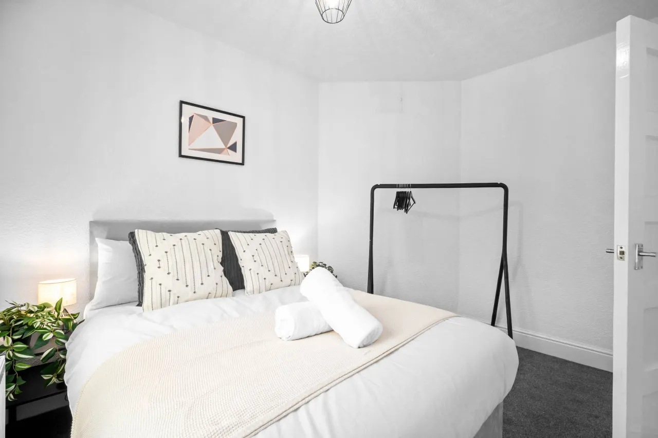 Two Bedroom Apartment - On Street Parking Available 15