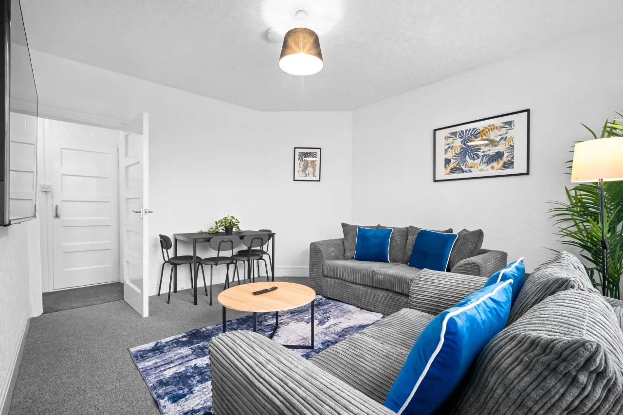 Two Bedroom Apartment - On Street Parking Available 18
