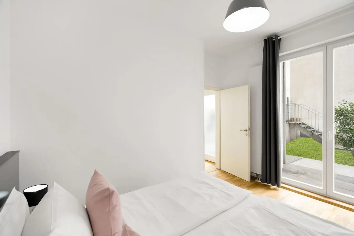 Bright 1 Bedroom Apartment with Terrace 9