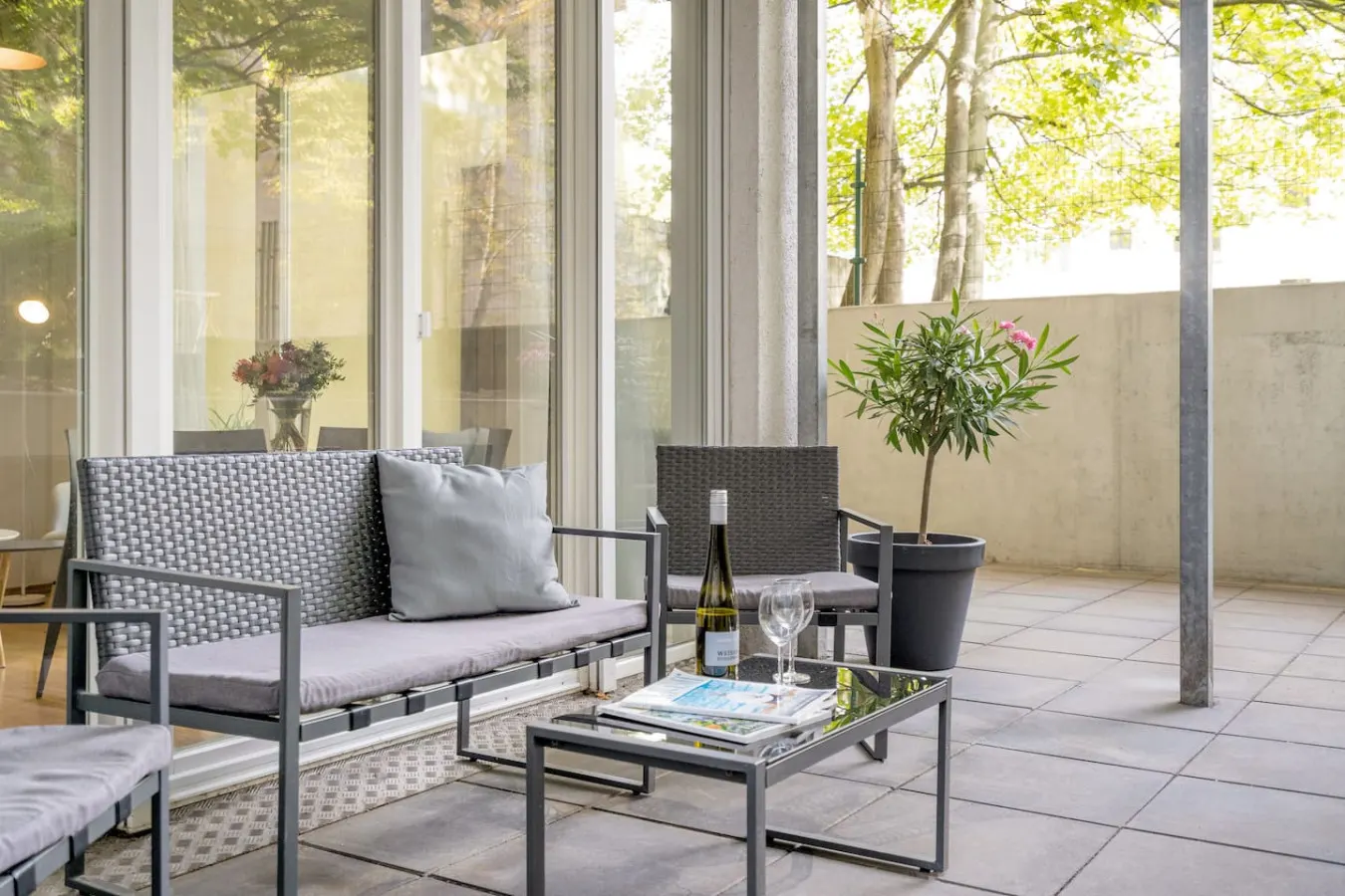 Bright 1 Bedroom Apartment with Terrace 17