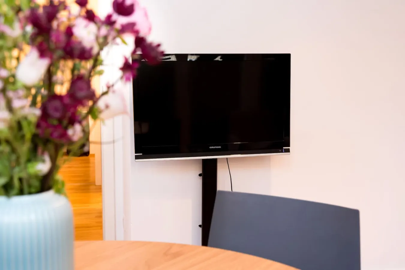 Bright 1 Bedroom Apartment with Terrace 7