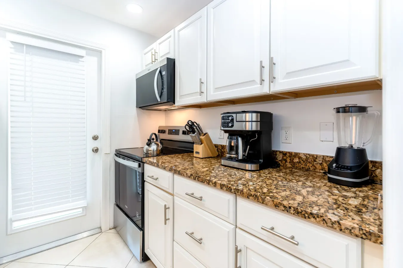 Naples Haven – Walk to Beach & 5th Ave 18