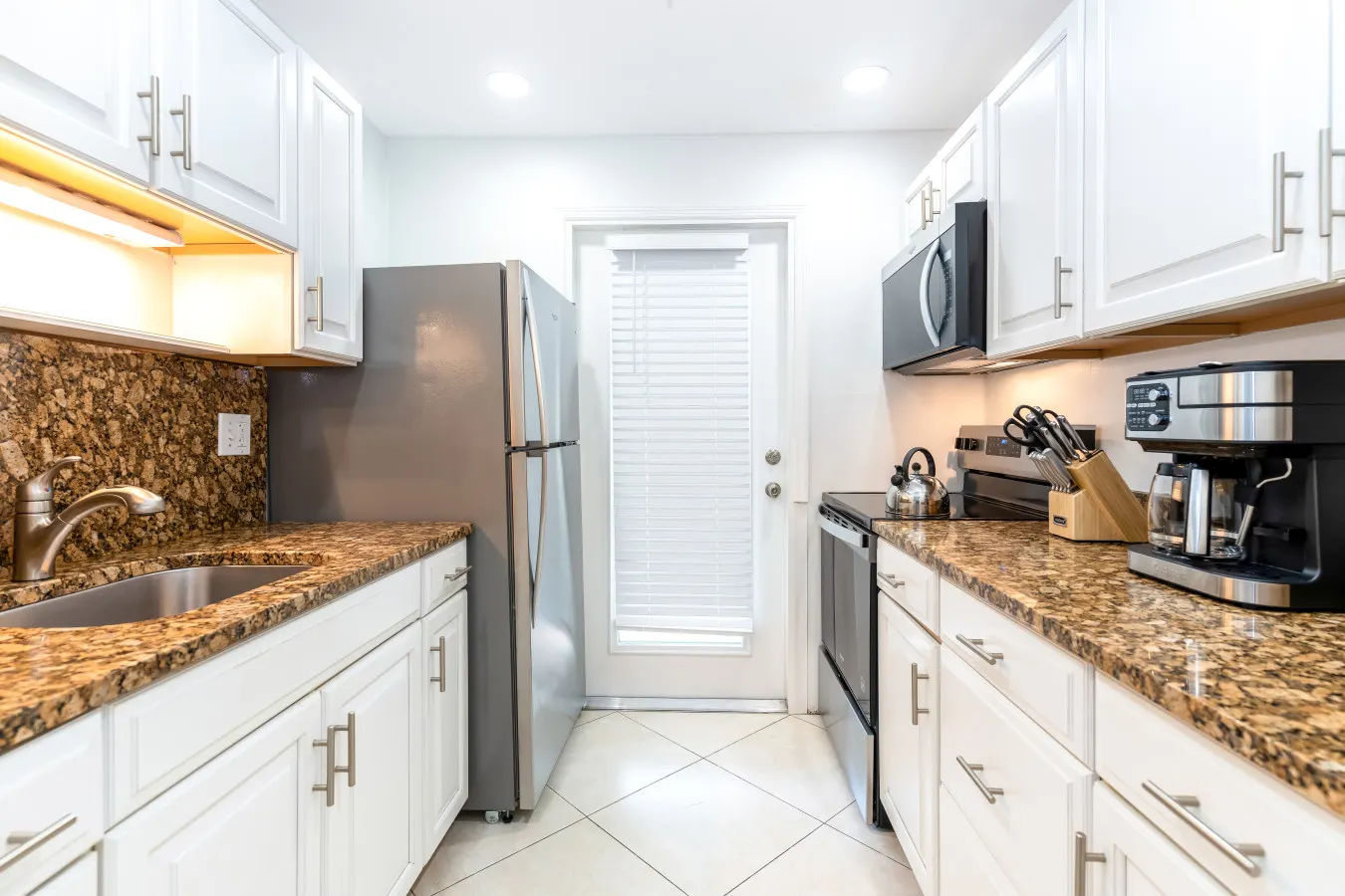 Naples Haven – Walk to Beach & 5th Ave 20