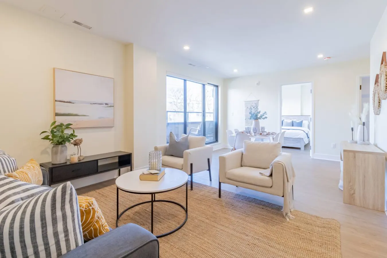 2 Bedroom Condo- Hot Tub, 1 min to beach - 202