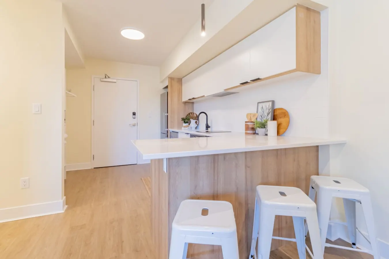 2 Bedroom Condo- Hot Tub, 1 min to beach - 202 11
