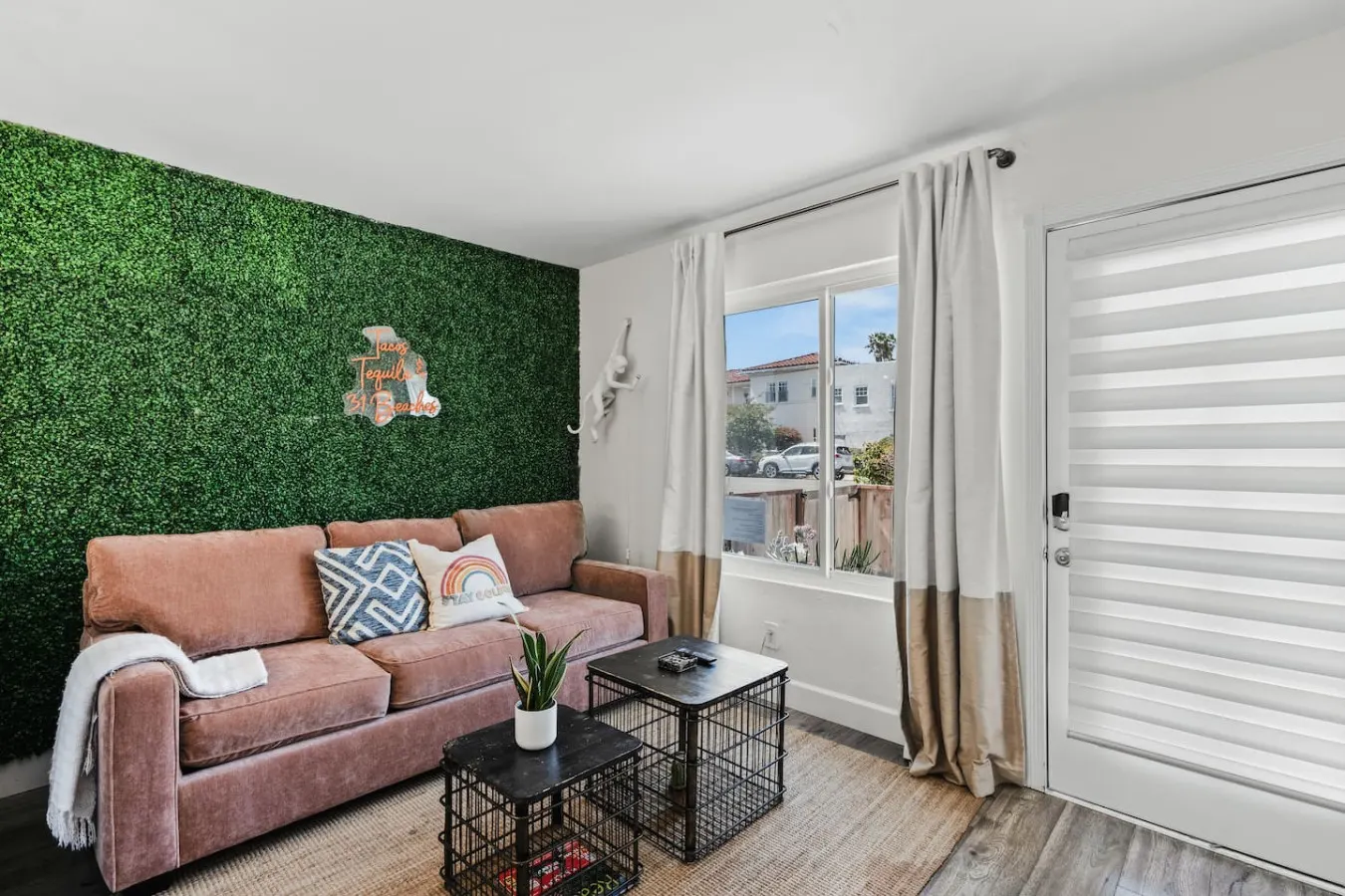 Casa Nova - Cozy 1B - Driveway Parking, Backyard 2