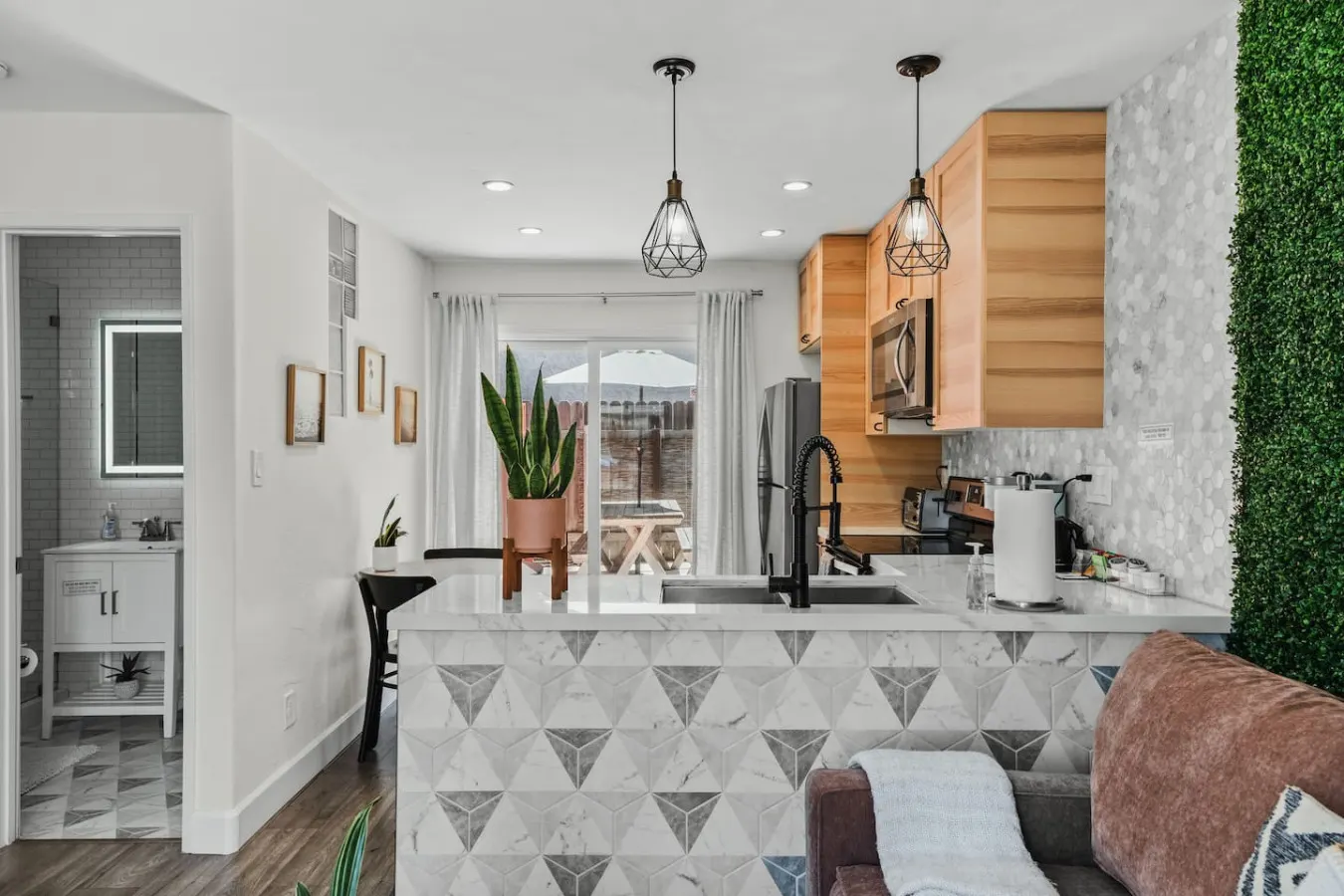 Casa Nova - Cozy 1B - Driveway Parking, Backyard 12