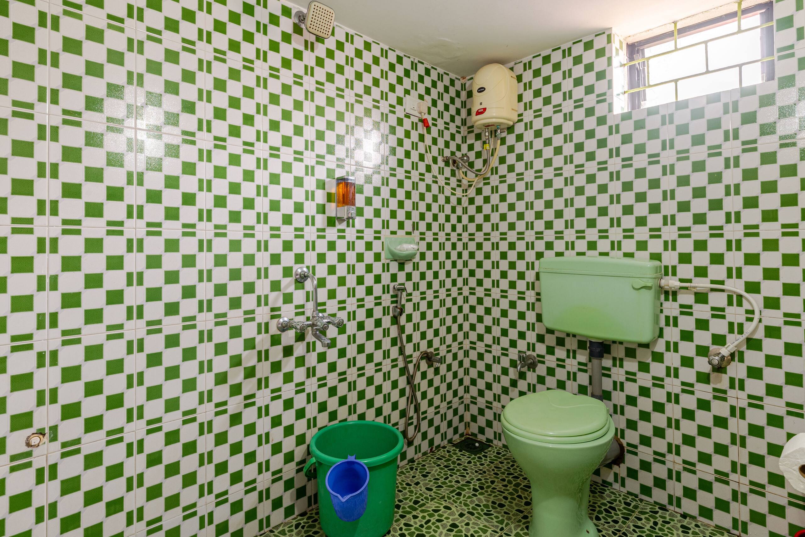 Oceanic(Brittos)Two bedroom, AC Home stayAshvemGoa 20