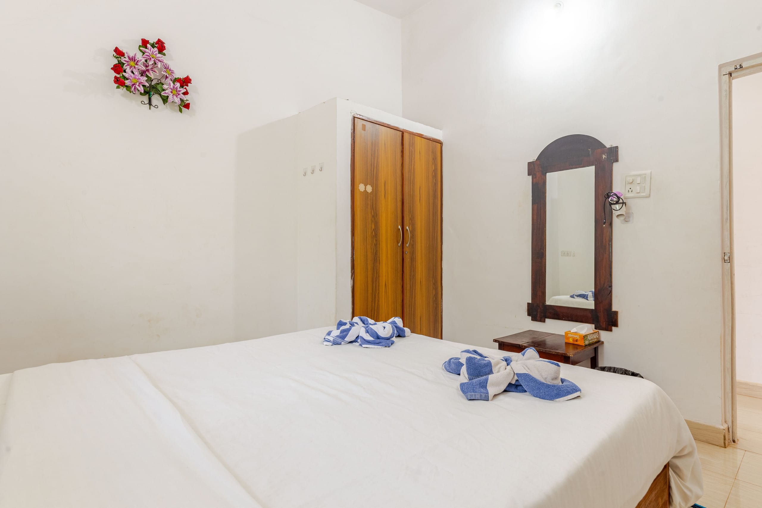 Oceanic(Brittos)Two bedroom, AC Home stayAshvemGoa 9