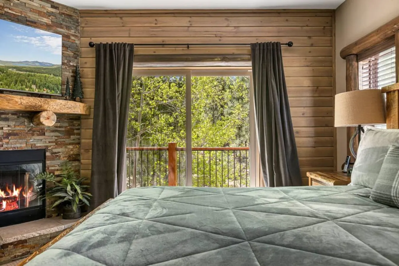 Eagle Creek Hot Tub, Game Room, Private Sled Hill 18