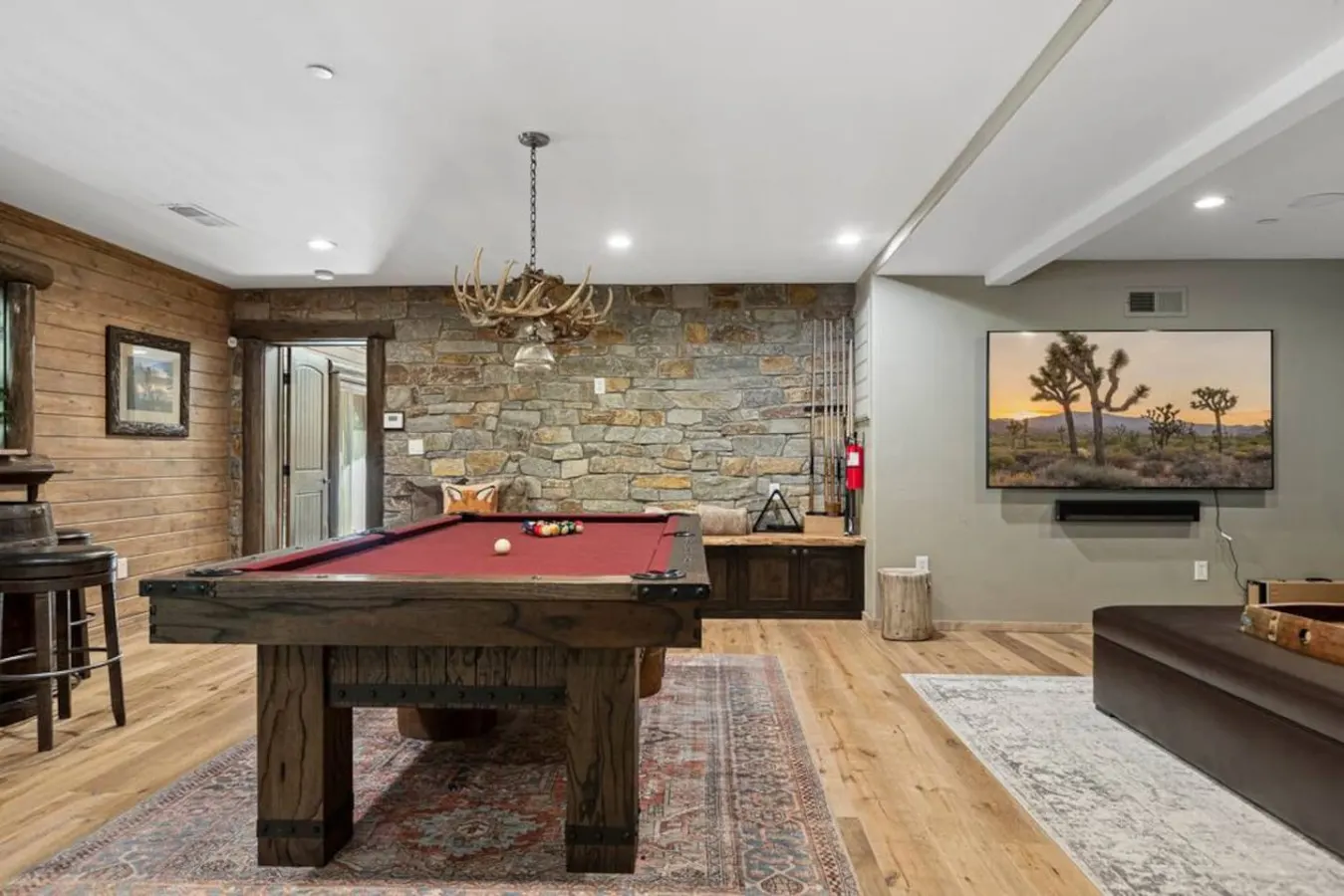 Eagle Creek Hot Tub, Game Room, Private Sled Hill 7