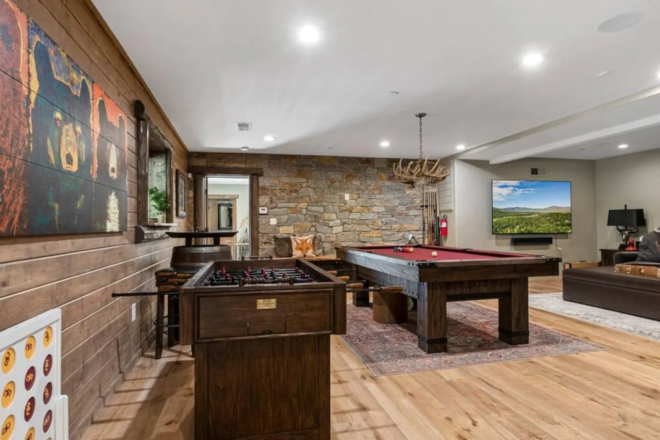 Eagle Creek Hot Tub, Game Room, Private Sled Hill 8