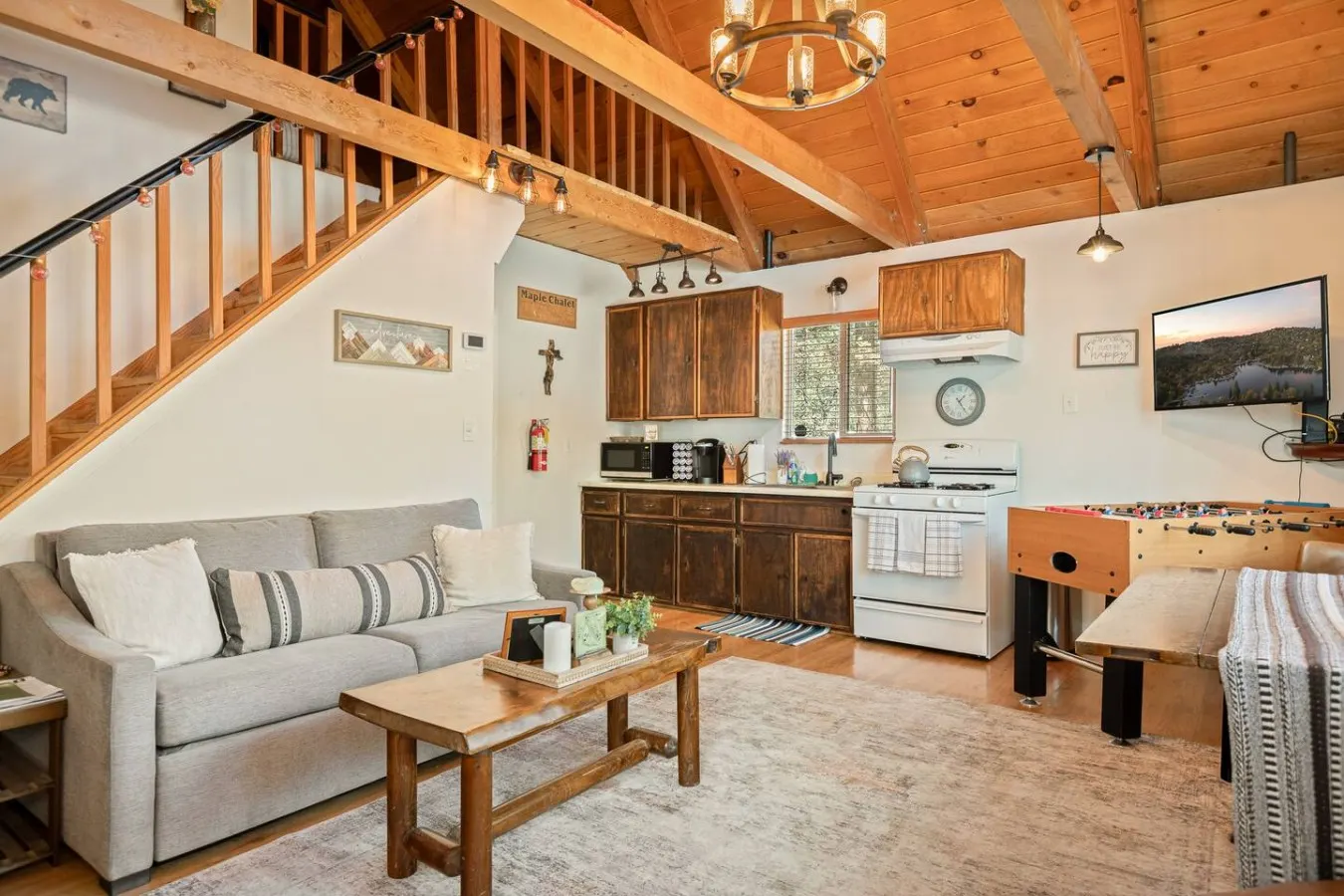 A-Frame Maple Chalet Fire Pit, Hot Tub, Foosball 10