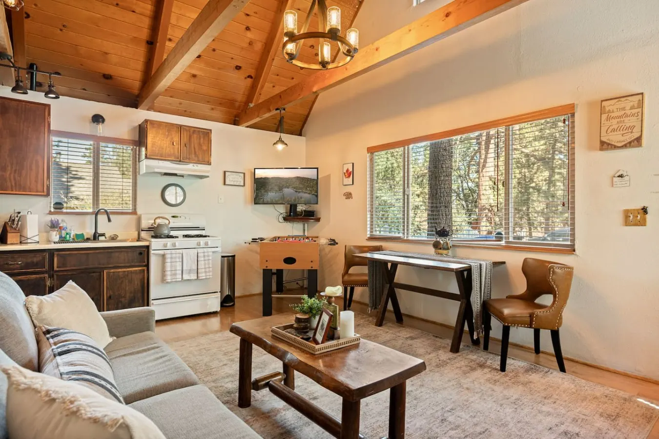 A-Frame Maple Chalet |Fire Pit, Hot Tub, Foosball — photo 4