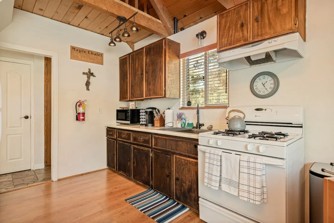 A-Frame Maple Chalet Fire Pit, Hot Tub, Foosball 6
