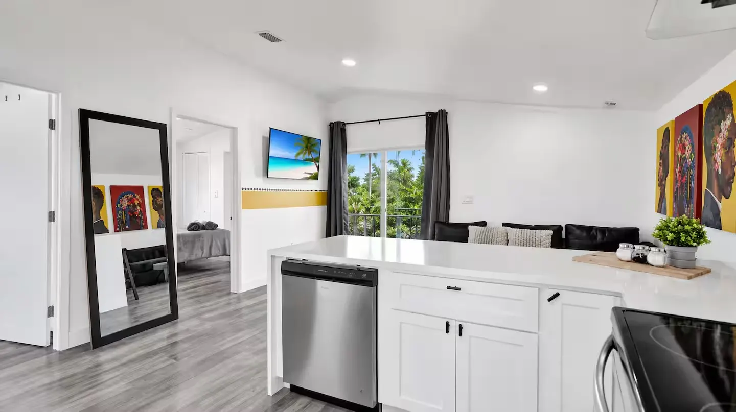 5 Min to Beach Golf Dining & Fun 7C 10