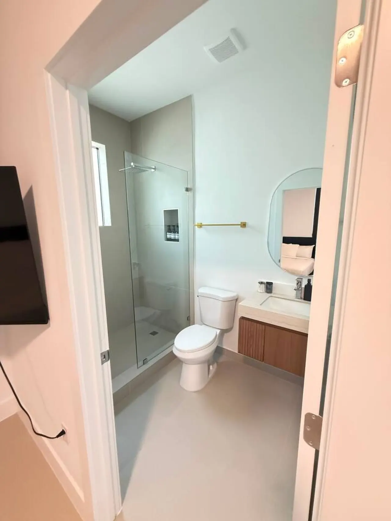 4BR Brand New Modern Little Haiti w Private Pool 11